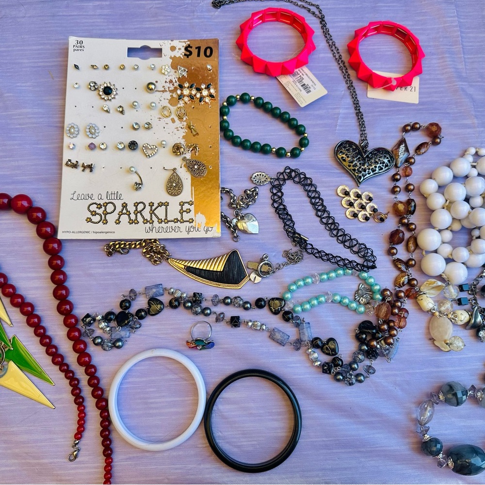 Assorted Jewelry Lot old,broken and new pieces